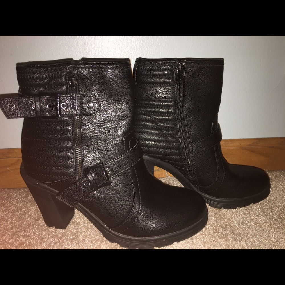 Black Guess boots